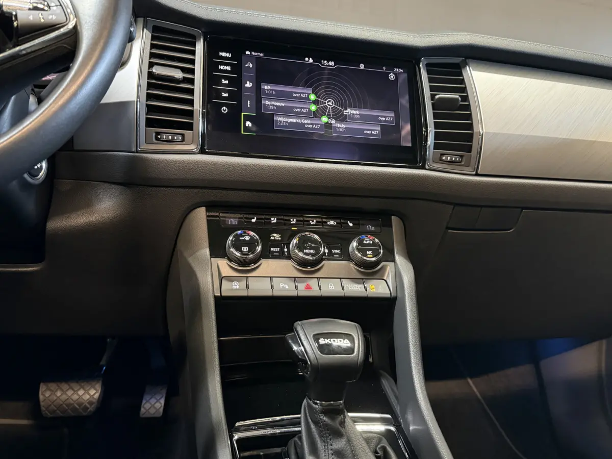1.5 TSI Business Edition | Panoramadak | Trekhaak | Apple Carplay | Dakdragers