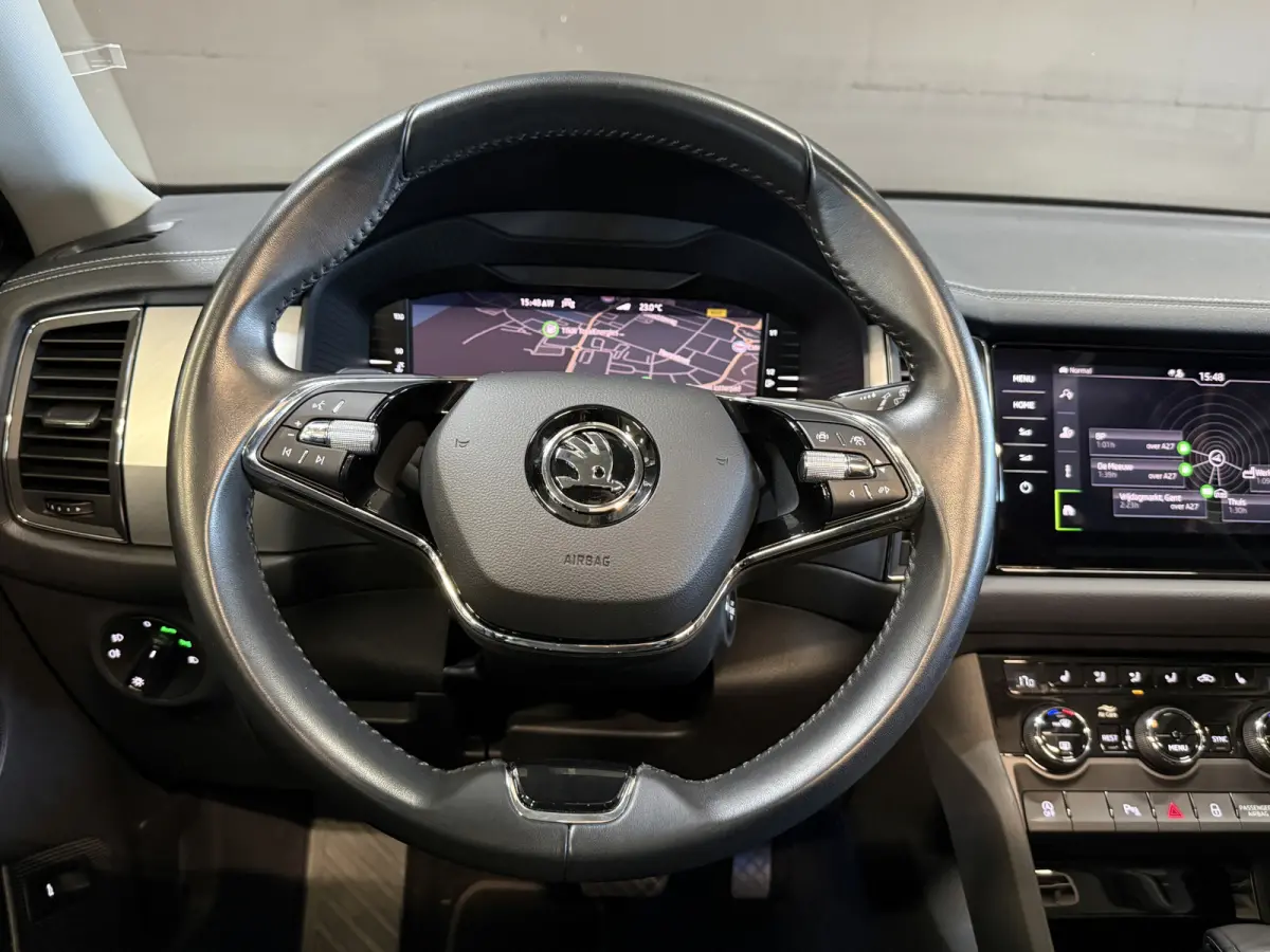 1.5 TSI Business Edition | Panoramadak | Trekhaak | Apple Carplay | Dakdragers