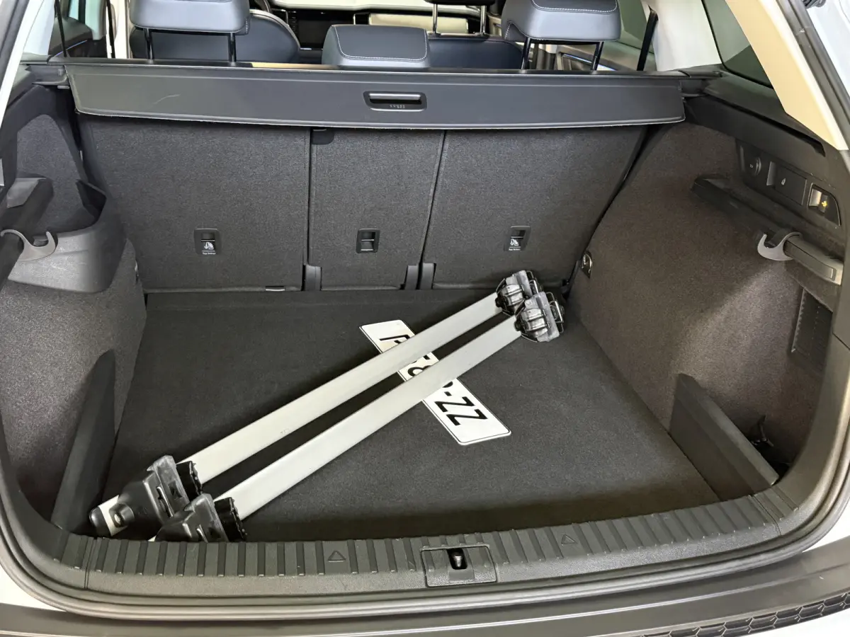 1.5 TSI Business Edition | Panoramadak | Trekhaak | Apple Carplay | Dakdragers