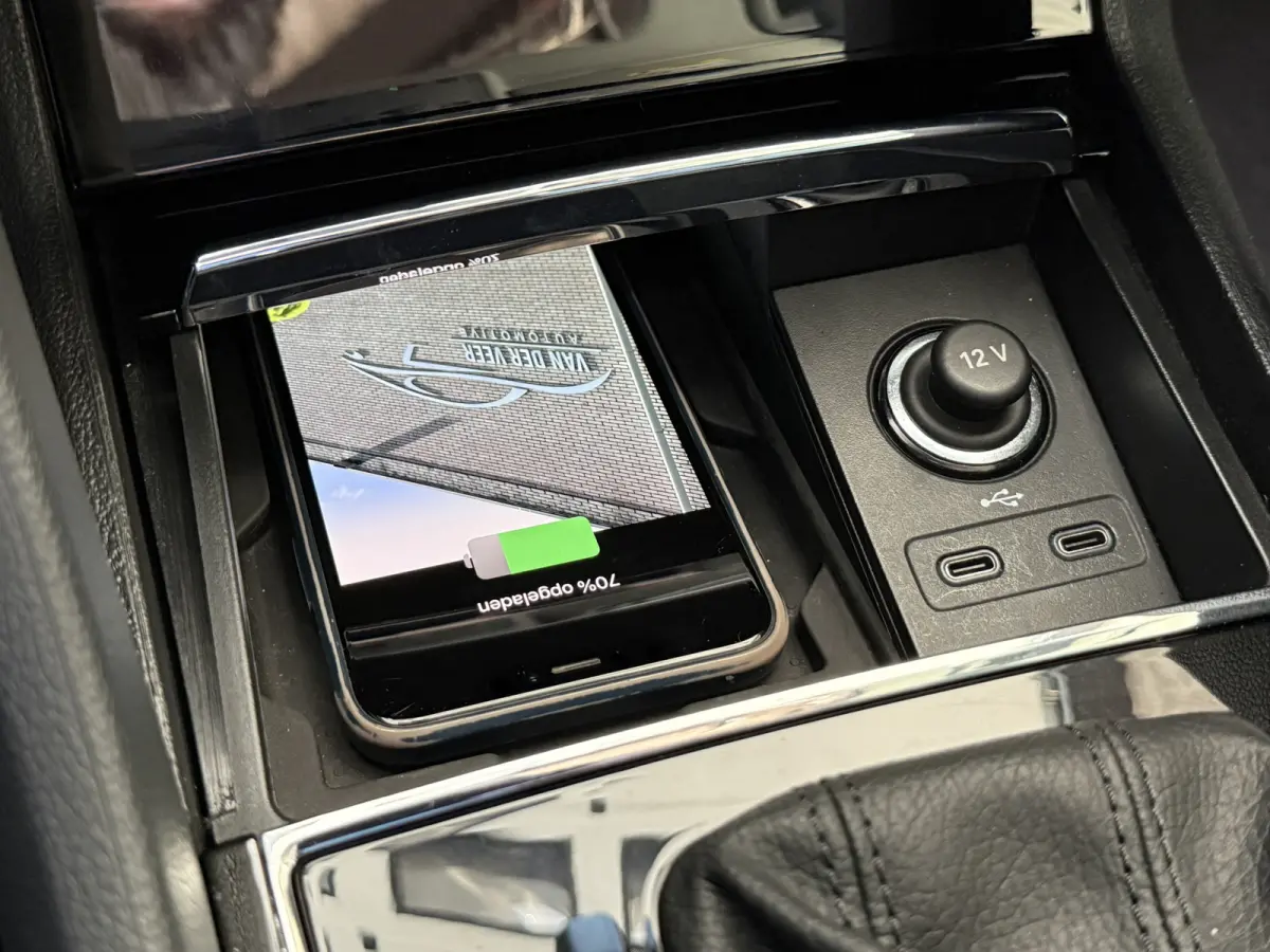 1.5 TSI Business Edition | Panoramadak | Trekhaak | Apple Carplay | Dakdragers