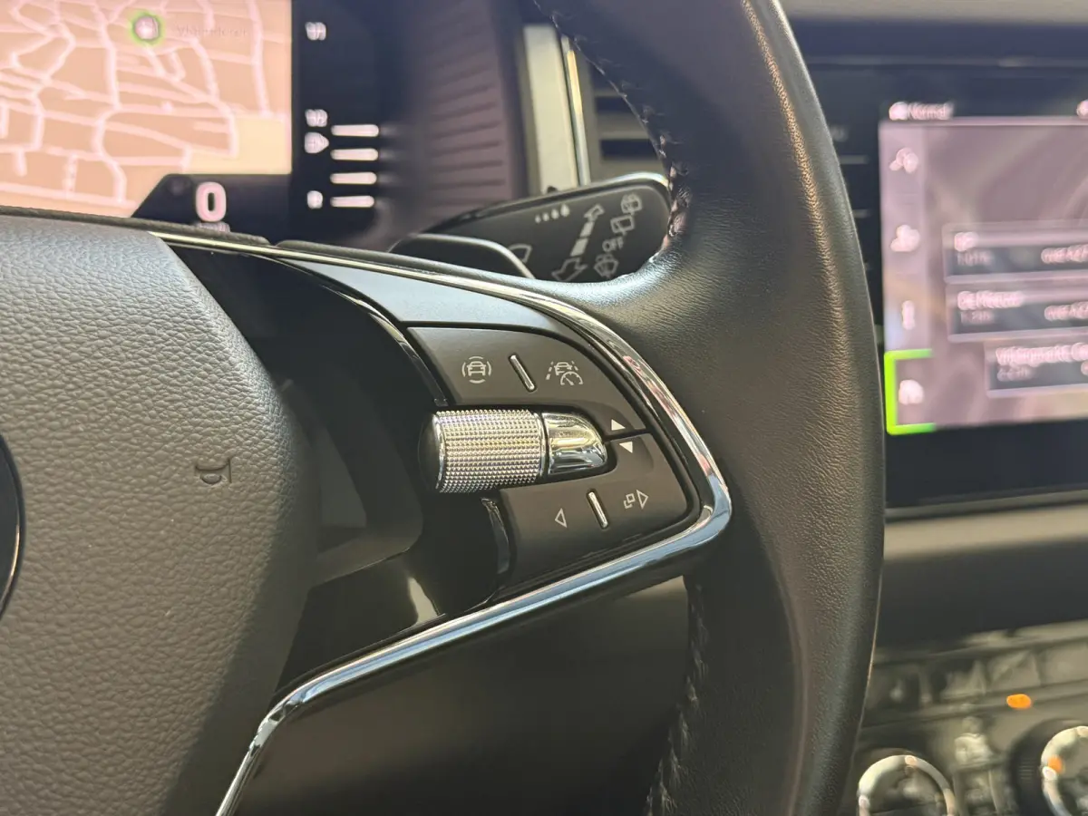 1.5 TSI Business Edition | Panoramadak | Trekhaak | Apple Carplay | Dakdragers