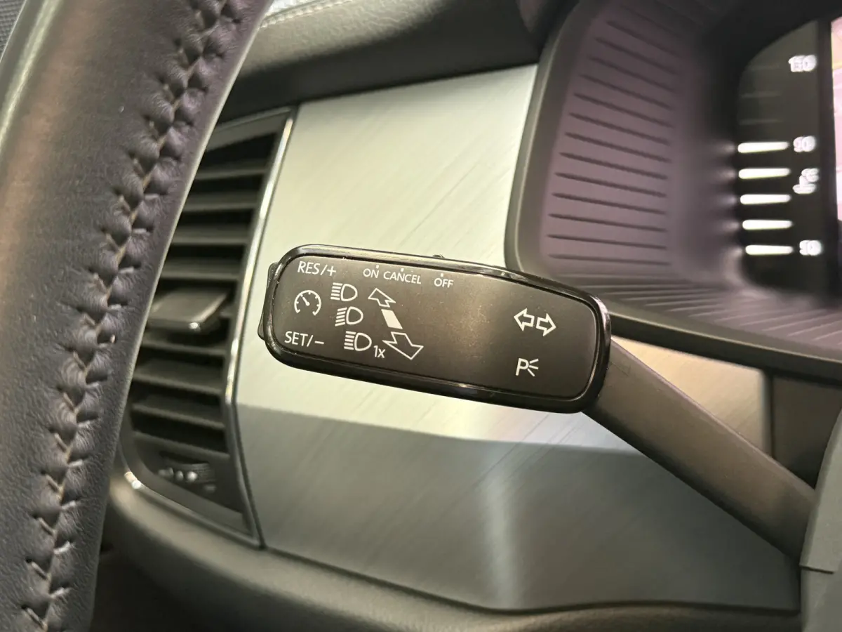 1.5 TSI Business Edition | Panoramadak | Trekhaak | Apple Carplay | Dakdragers