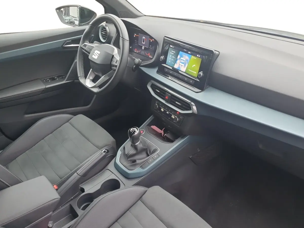 Xperience | Climate control | Adaptieve cruise control | Camera | Apple CarPlay / Android  | Parkeersensoren voor en achter |