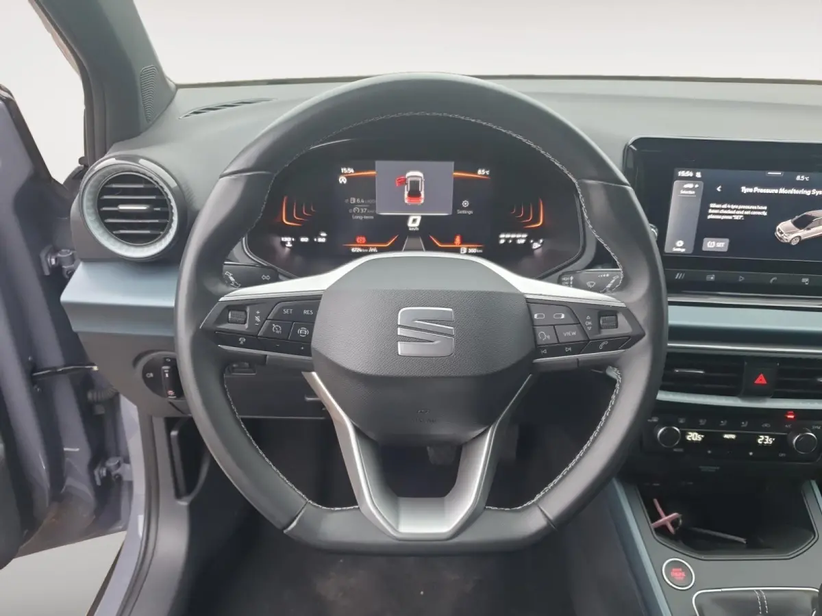 Xperience | Climate control | Adaptieve cruise control | Camera | Apple CarPlay / Android  | Parkeersensoren voor en achter |
