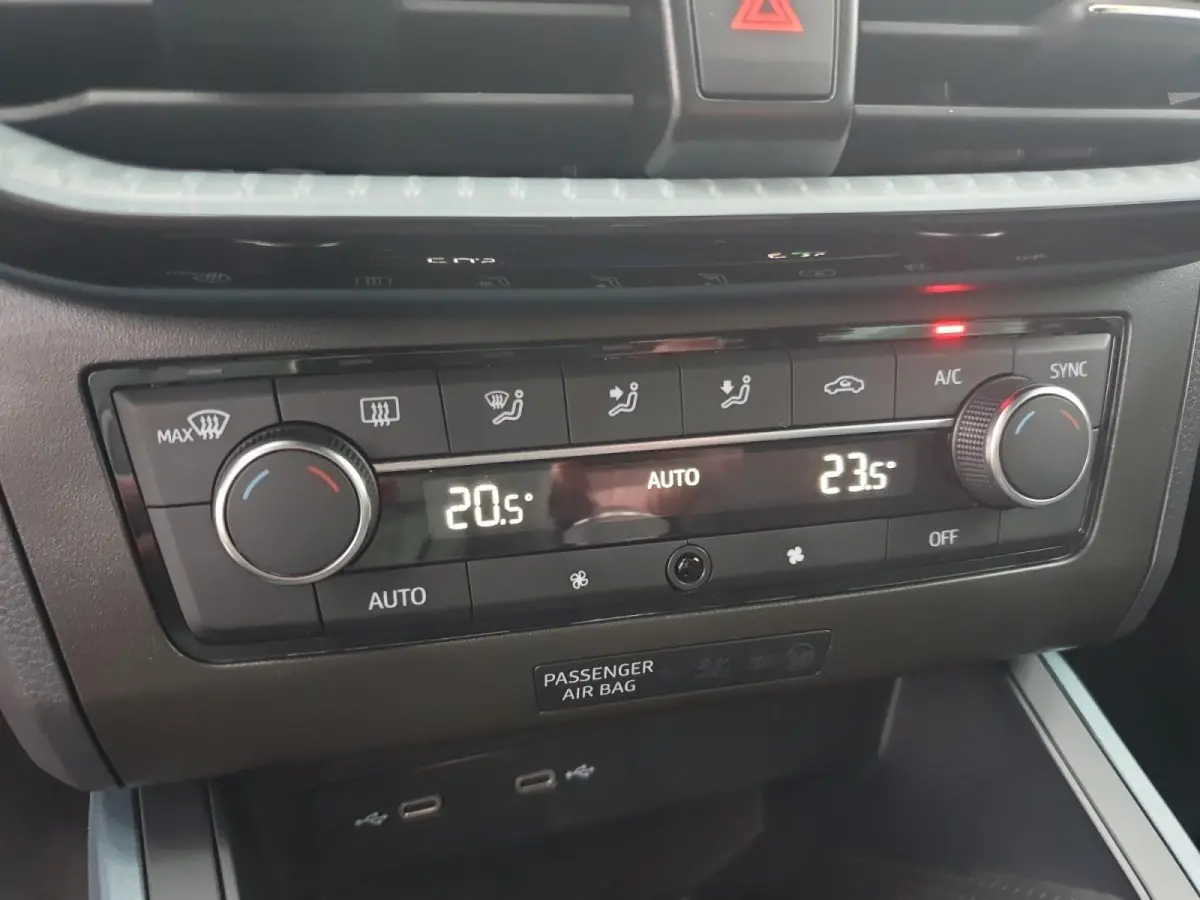 Xperience | Climate control | Adaptieve cruise control | Camera | Apple CarPlay / Android  | Parkeersensoren voor en achter |