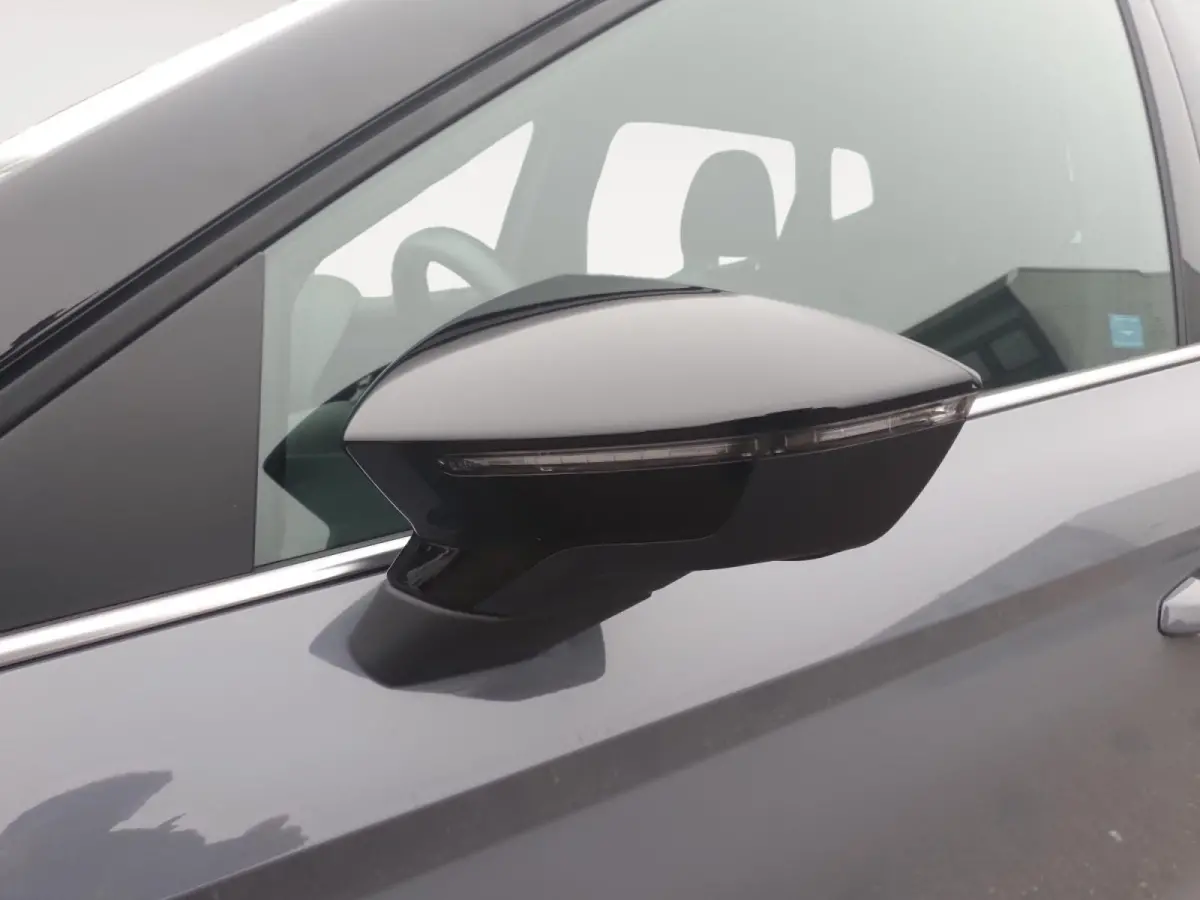 Xperience | Climate control | Adaptieve cruise control | Camera | Apple CarPlay / Android  | Parkeersensoren voor en achter |