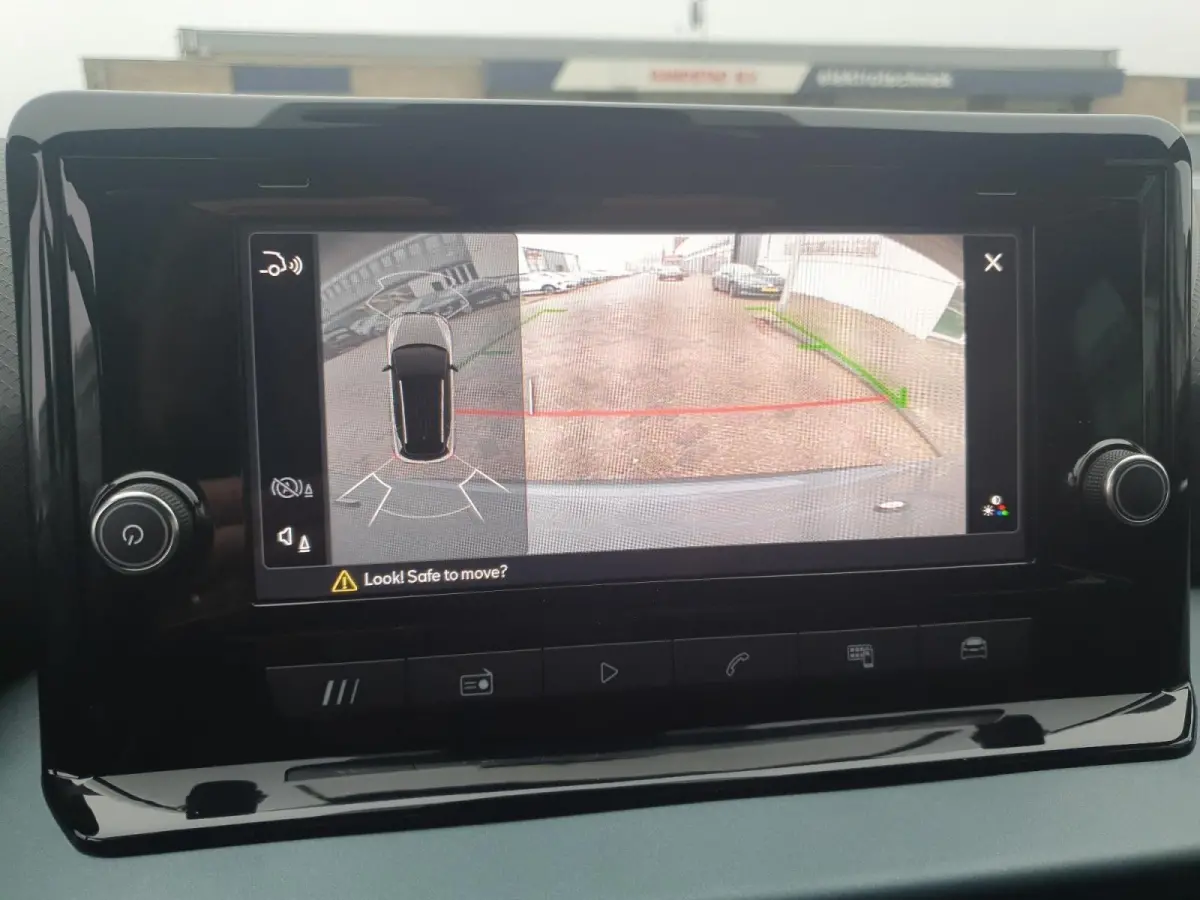 Xperience | Climate control | Adaptieve cruise control | Camera | Apple CarPlay / Android  | Parkeersensoren voor en achter |