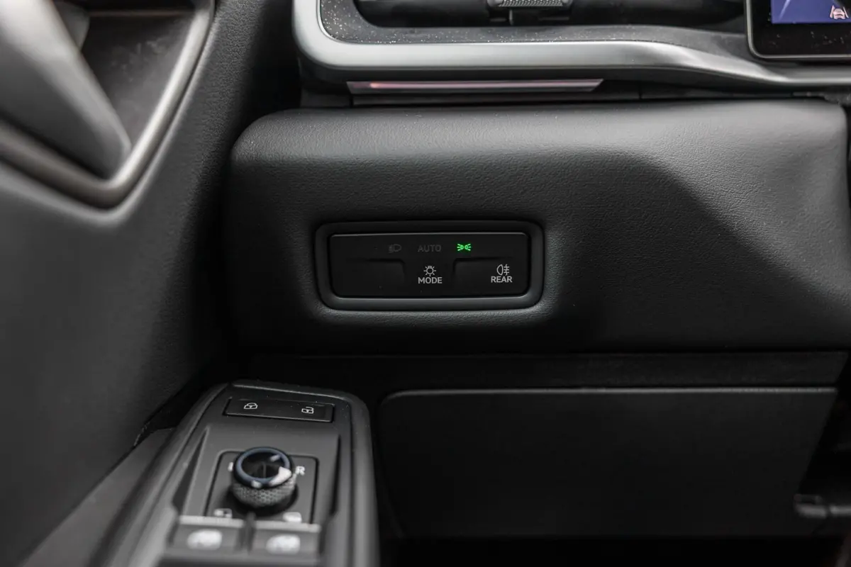 170pk Life 50 kWh | Steunhaak | Navigatie | 19" Velgen