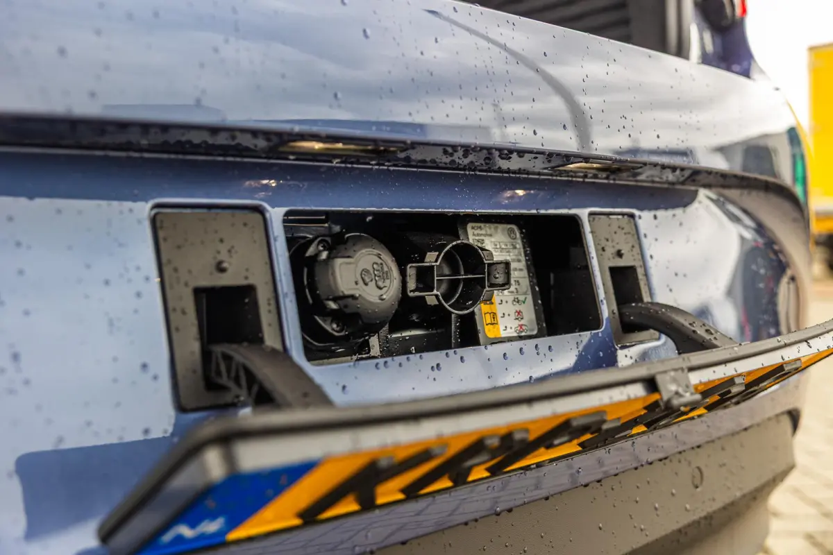 170pk Life 50 kWh | Steunhaak | Navigatie | 19" Velgen