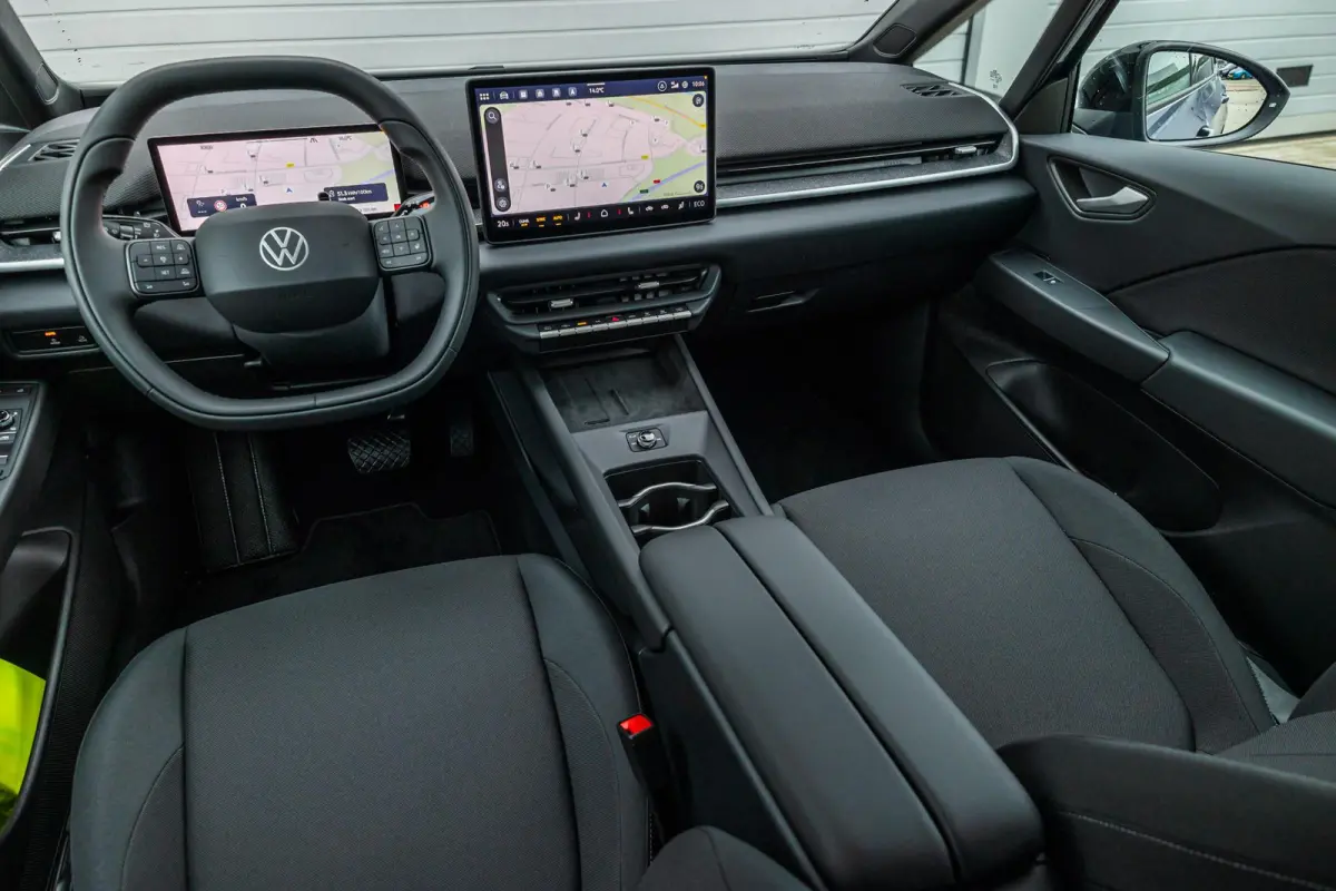 170pk Life 50 kWh | Steunhaak | Navigatie | 19" Velgen