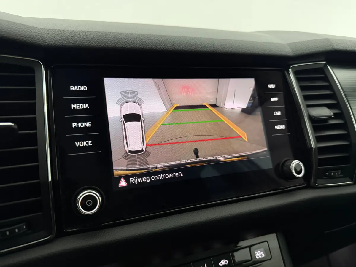 1.5 TSI Limited Business Edition 7p. | Camera | Virtual | Carplay | Trekhaak | Cruise | Clima | Navi