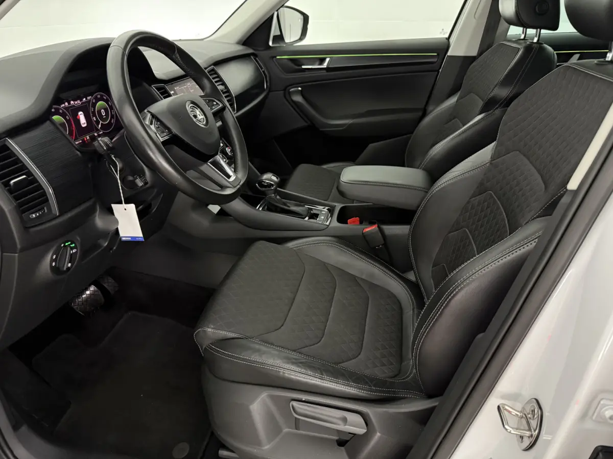 1.5 TSI Limited Business Edition 7p. | Camera | Virtual | Carplay | Trekhaak | Cruise | Clima | Navi