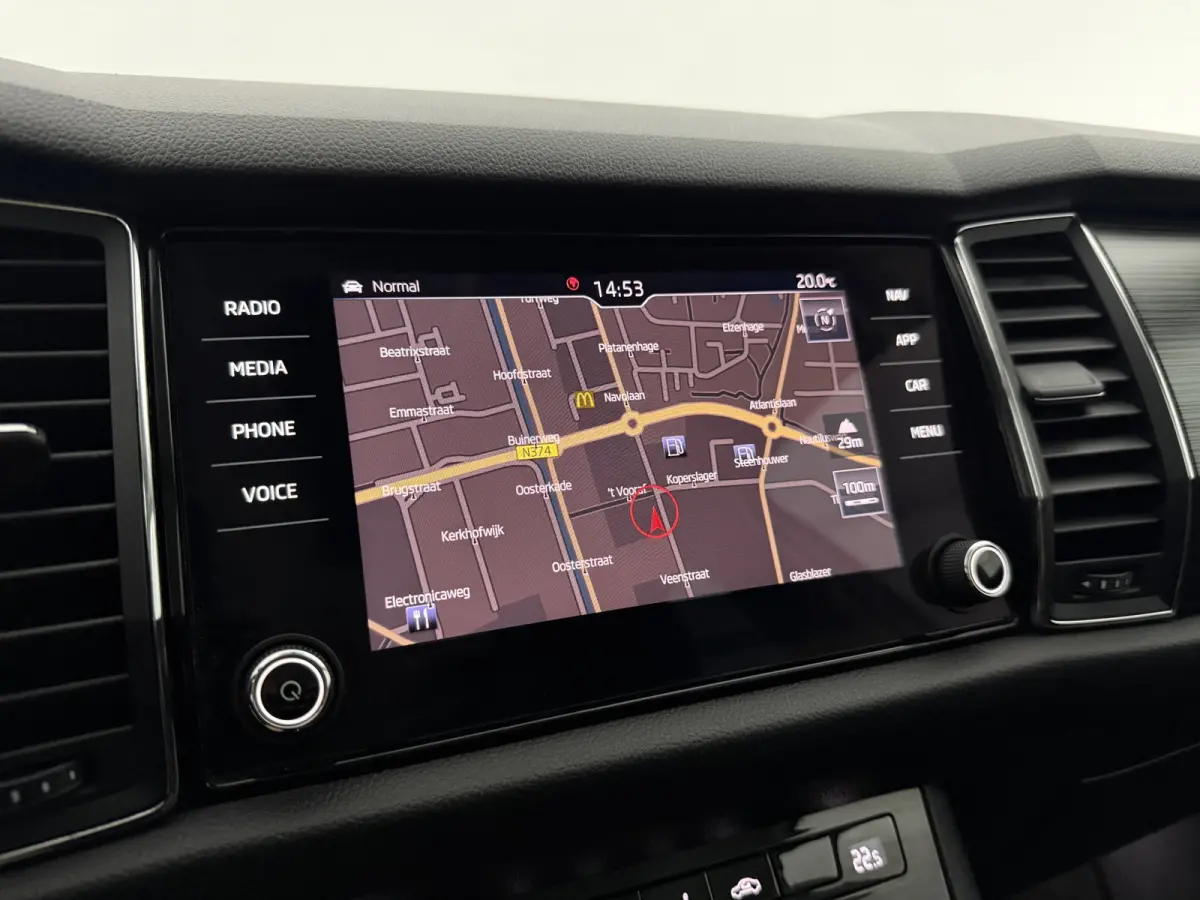 1.5 TSI Limited Business Edition 7p. | Camera | Virtual | Carplay | Trekhaak | Cruise | Clima | Navi