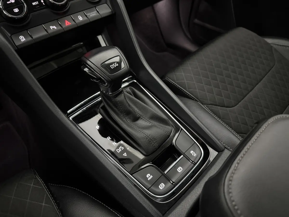 1.5 TSI Limited Business Edition 7p. | Camera | Virtual | Carplay | Trekhaak | Cruise | Clima | Navi