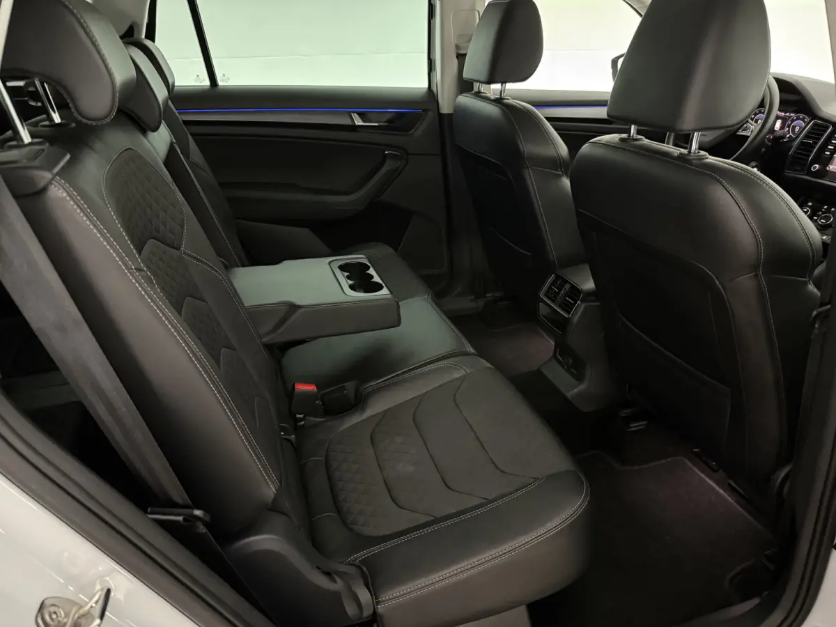 1.5 TSI Limited Business Edition 7p. | Camera | Virtual | Carplay | Trekhaak | Cruise | Clima | Navi