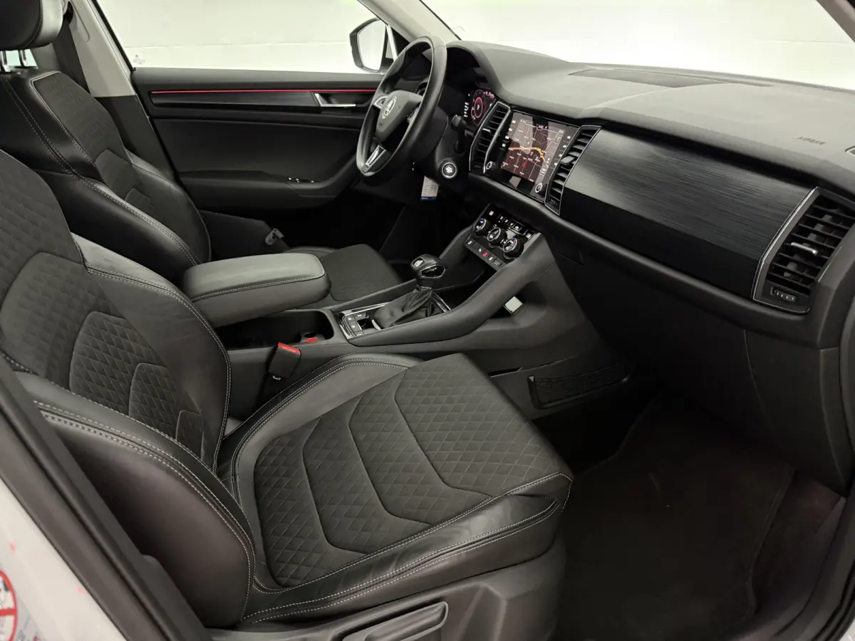 1.5 TSI Limited Business Edition 7p. | Camera | Virtual | Carplay | Trekhaak | Cruise | Clima | Navi