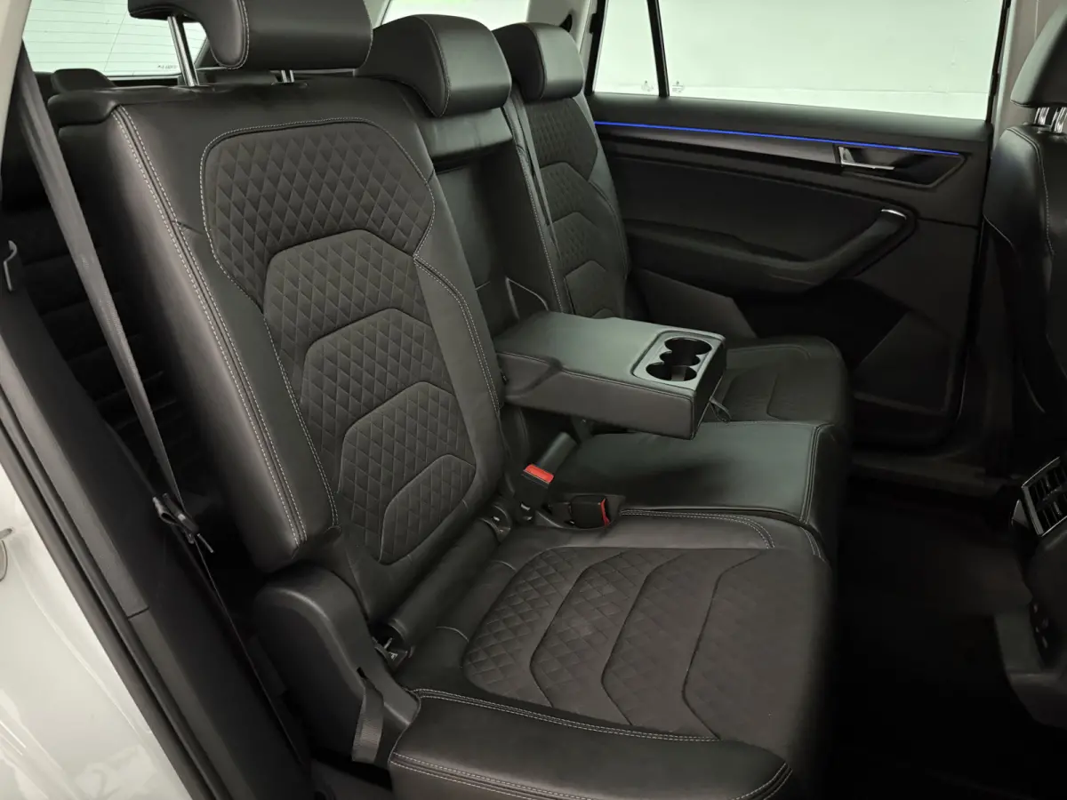 1.5 TSI Limited Business Edition 7p. | Camera | Virtual | Carplay | Trekhaak | Cruise | Clima | Navi