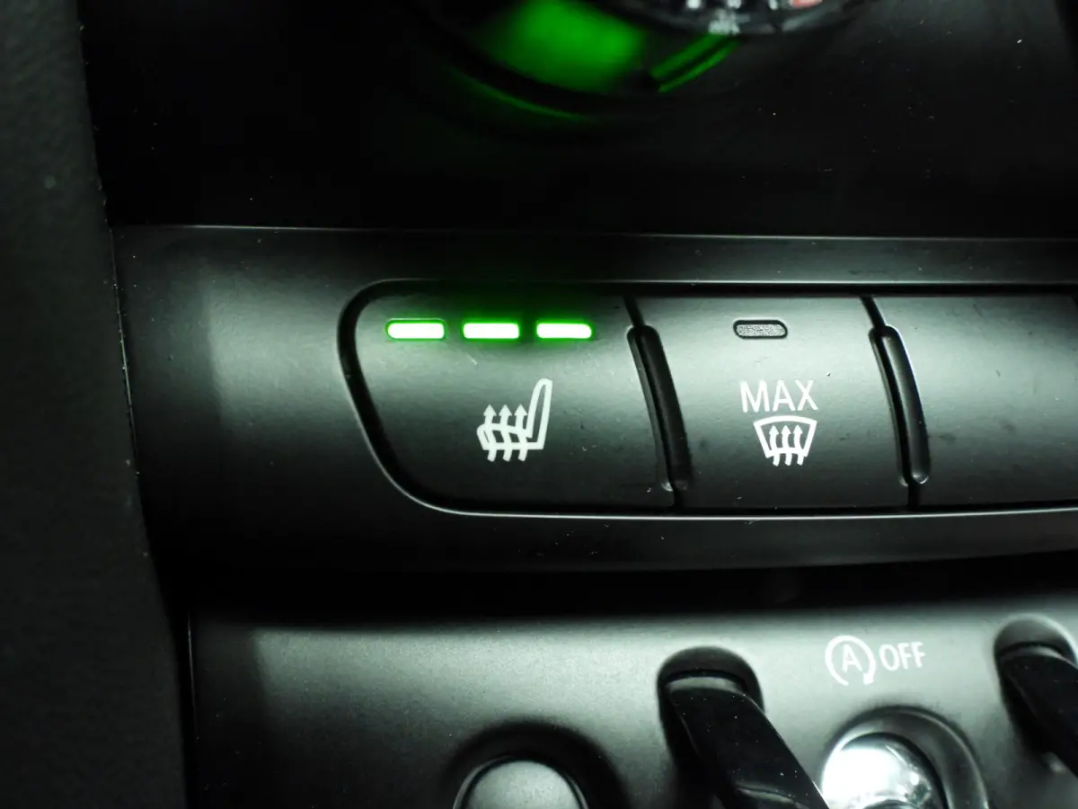 Cooper | Comfort Access | Panoramadak | Cruise Control | Parkeersensoren | Head-Up | Parkeersensoren | Navigatie |