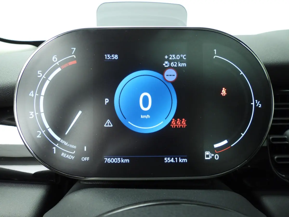 Cooper | Comfort Access | Panoramadak | Cruise Control | Parkeersensoren | Head-Up | Parkeersensoren | Navigatie |
