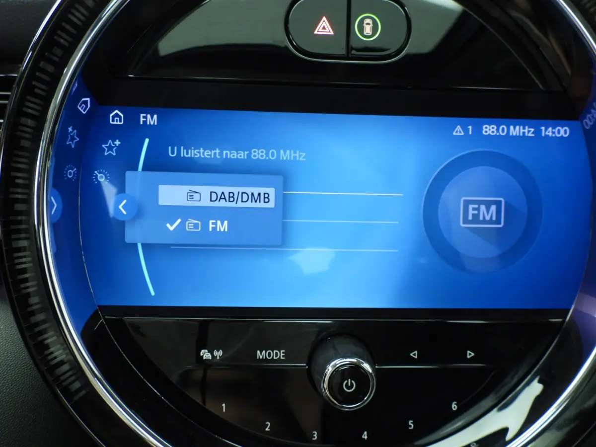 Cooper | Comfort Access | Panoramadak | Cruise Control | Parkeersensoren | Head-Up | Parkeersensoren | Navigatie |