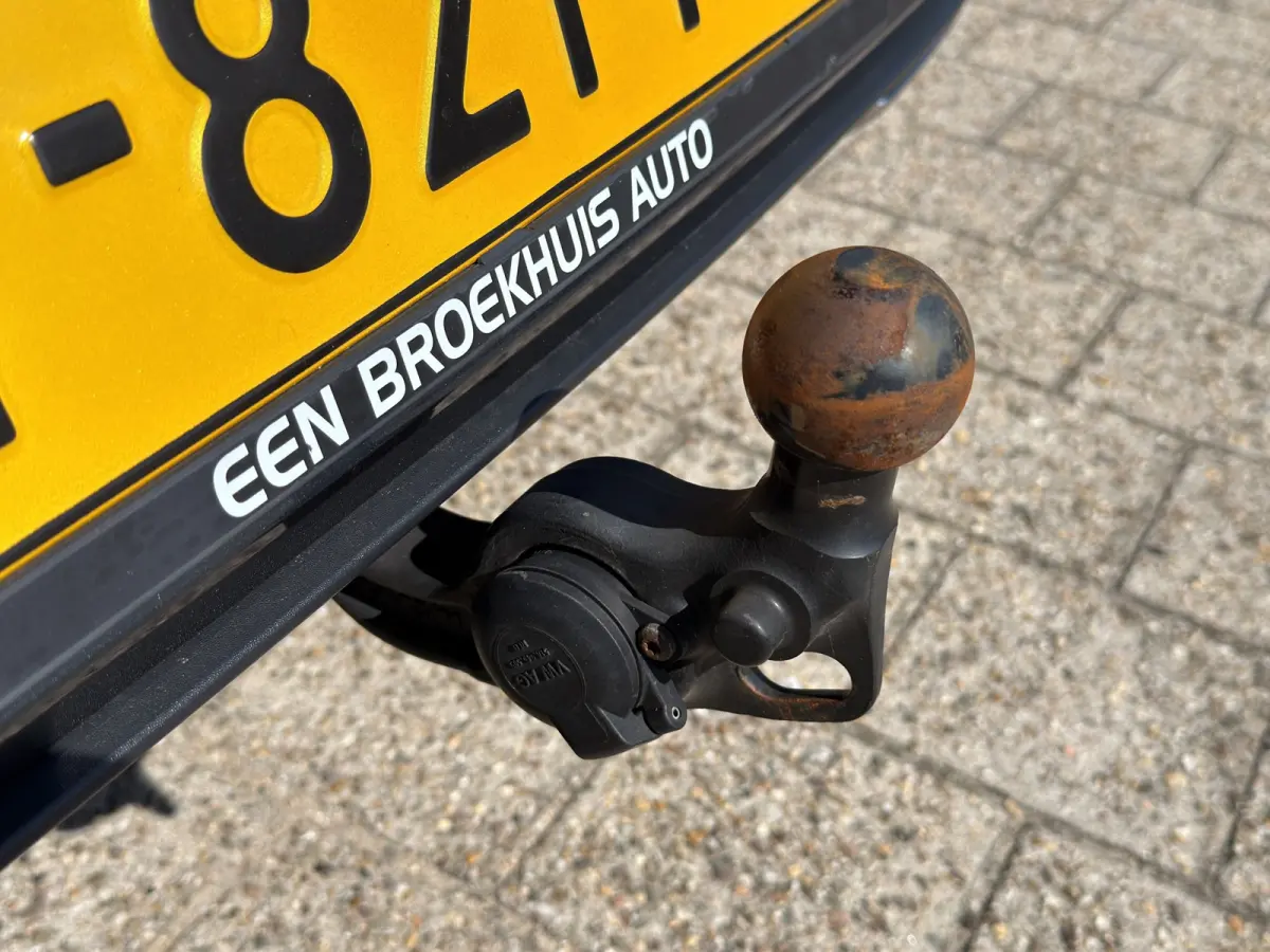 1.5 eTSI FR Business Intense | Trekhaak | Stuur+Stoelverwarming | Apple Carplay/Android Auto | Cruise control adaptief |