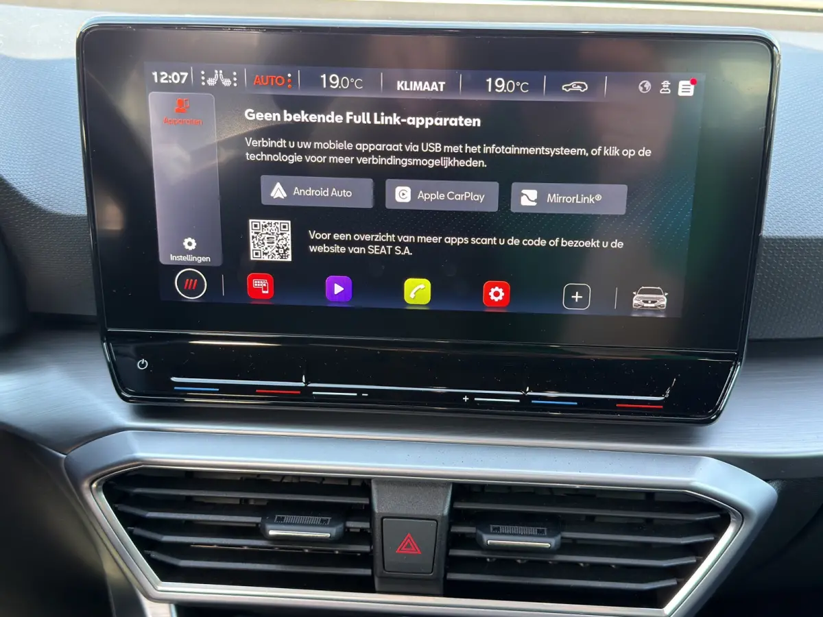 1.5 eTSI FR Business Intense | Trekhaak | Stuur+Stoelverwarming | Apple Carplay/Android Auto | Cruise control adaptief |