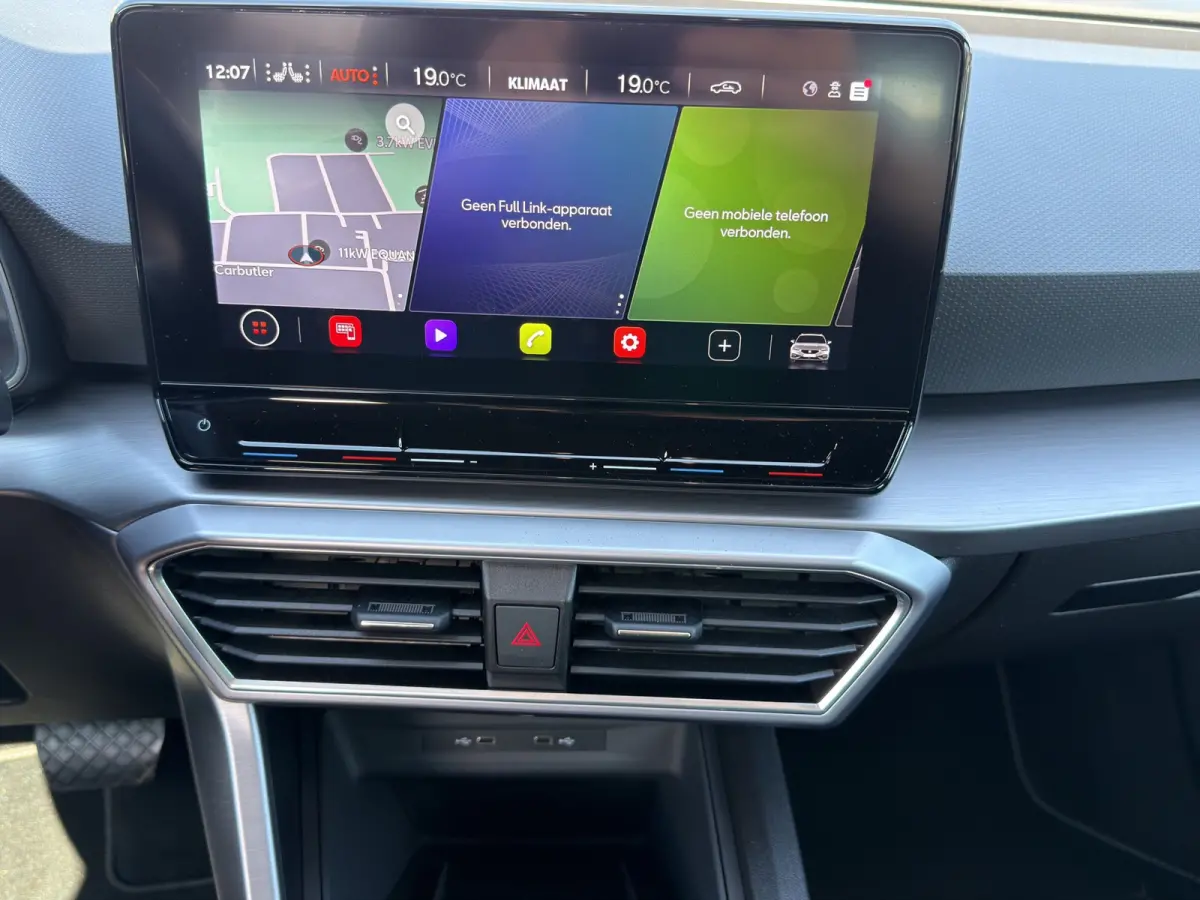 1.5 eTSI FR Business Intense | Trekhaak | Stuur+Stoelverwarming | Apple Carplay/Android Auto | Cruise control adaptief |