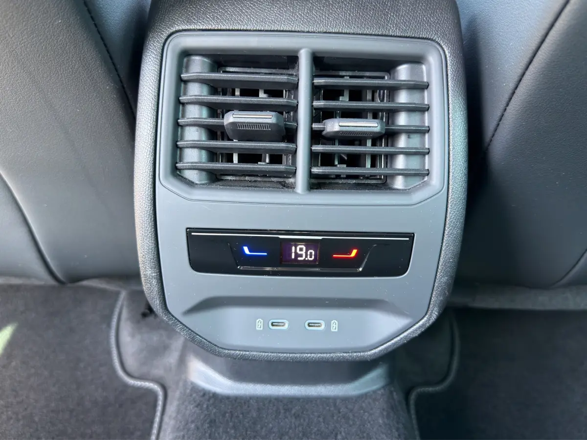 1.5 eTSI FR Business Intense | Trekhaak | Stuur+Stoelverwarming | Apple Carplay/Android Auto | Cruise control adaptief |