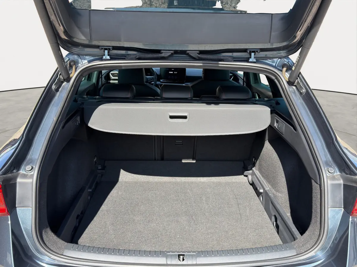 1.5 eTSI FR Business Intense | Trekhaak | Stuur+Stoelverwarming | Apple Carplay/Android Auto | Cruise control adaptief |