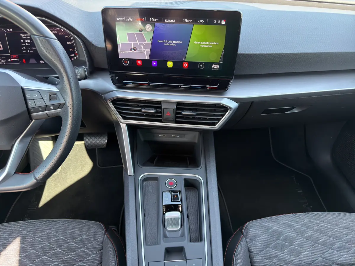 1.5 eTSI FR Business Intense | Trekhaak | Stuur+Stoelverwarming | Apple Carplay/Android Auto | Cruise control adaptief |