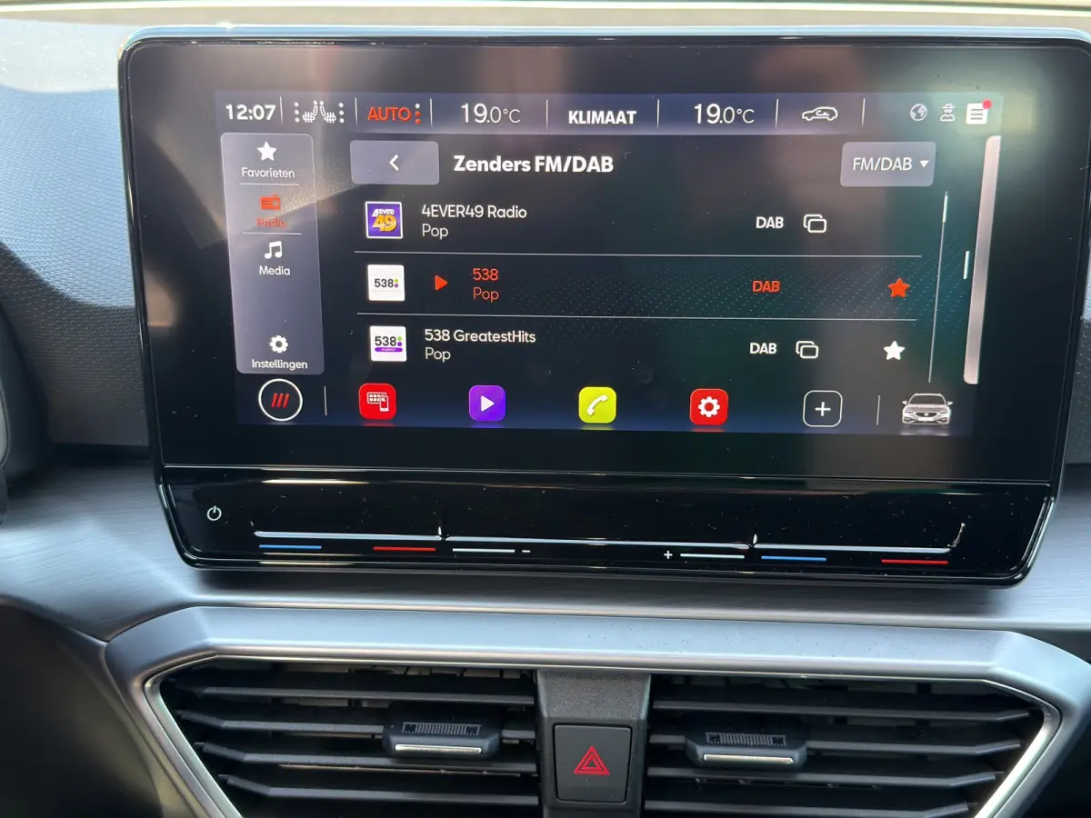 1.5 eTSI FR Business Intense | Trekhaak | Stuur+Stoelverwarming | Apple Carplay/Android Auto | Cruise control adaptief |