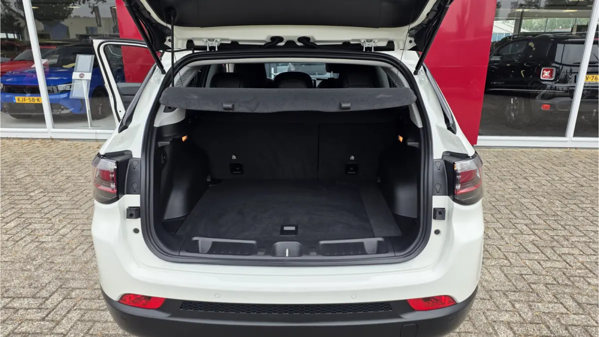 4xe 240 Plug-in Hybrid Trailhawk | 360 Camera | Stoel/stuurwiel verwarming