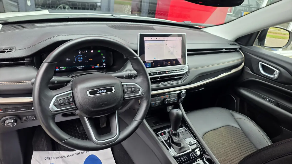 4xe 240 Plug-in Hybrid Trailhawk | 360 Camera | Stoel/stuurwiel verwarming