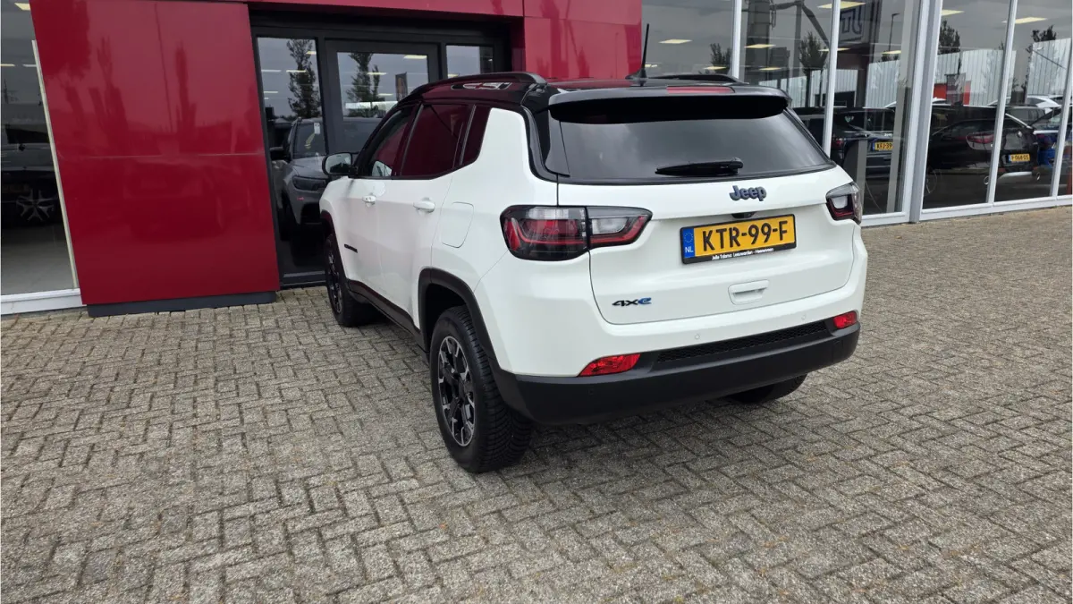 4xe 240 Plug-in Hybrid Trailhawk | 360 Camera | Stoel/stuurwiel verwarming
