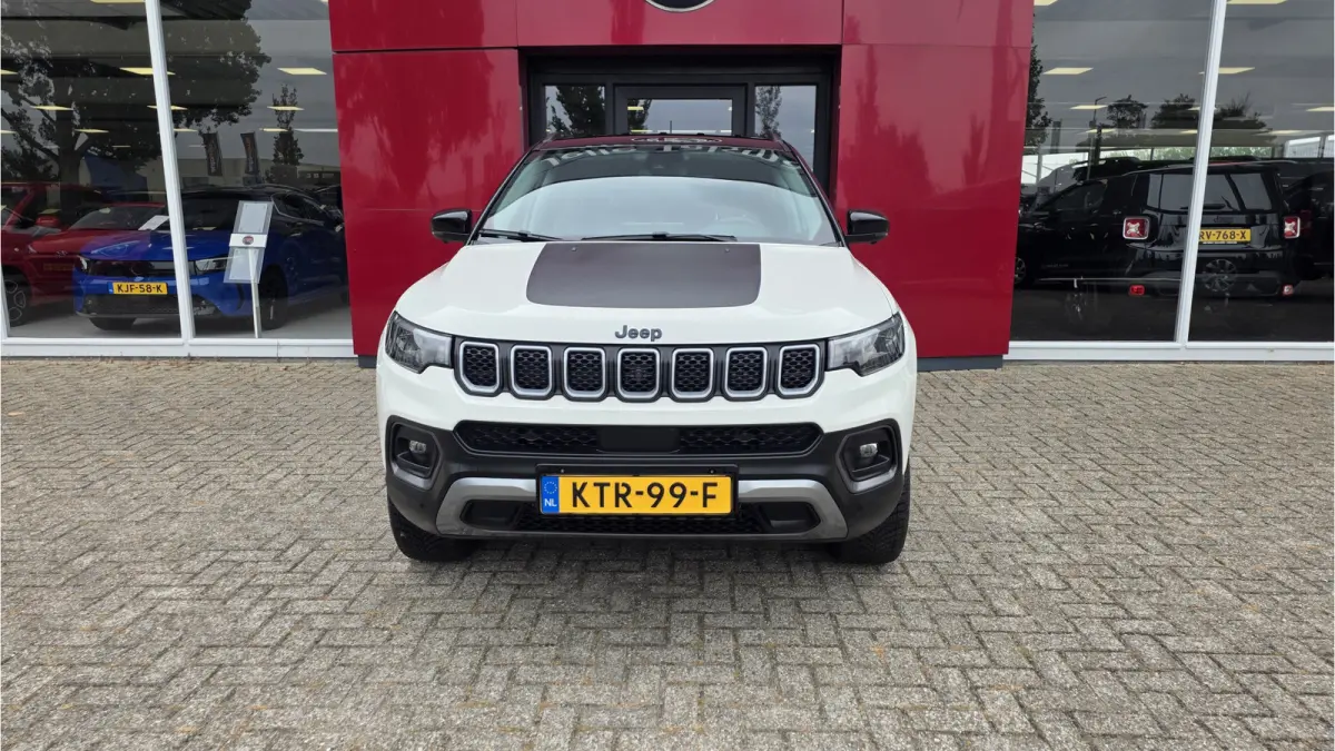 4xe 240 Plug-in Hybrid Trailhawk | 360 Camera | Stoel/stuurwiel verwarming