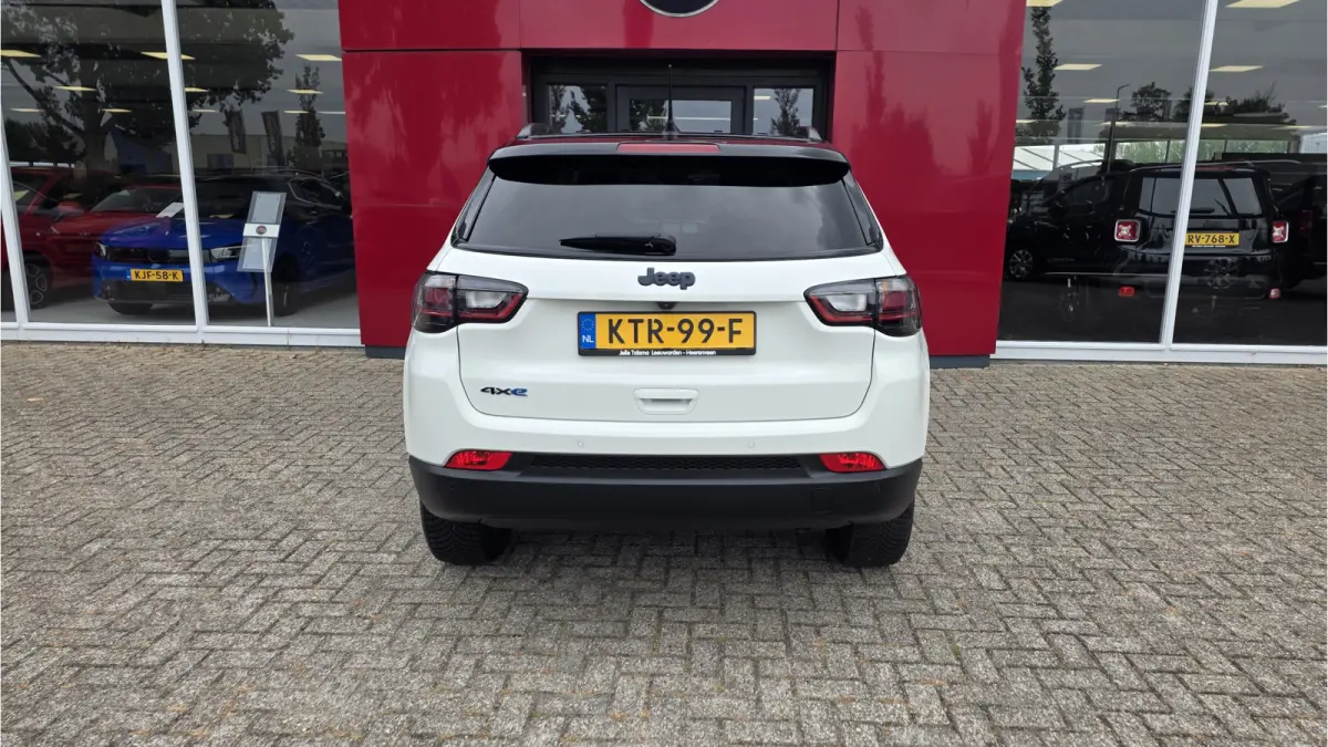 4xe 240 Plug-in Hybrid Trailhawk | 360 Camera | Stoel/stuurwiel verwarming