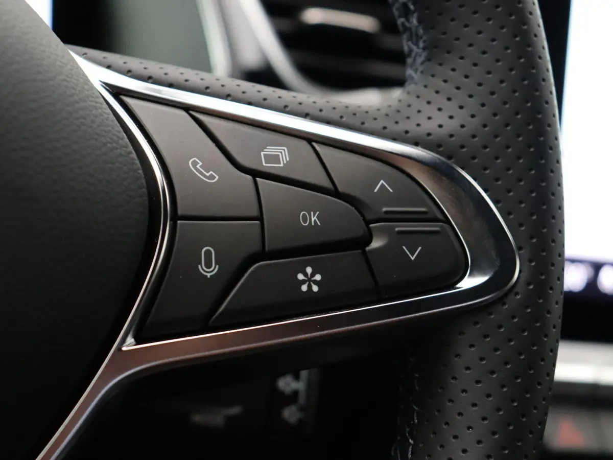 1.8 HEV AT Executive | Adaptieve Cruise Control | Stoel, Stuur en Voorruitverwarming | Rondom Camera's | 8 Jaar Fabrieksgarantie | €4000 Korting! |