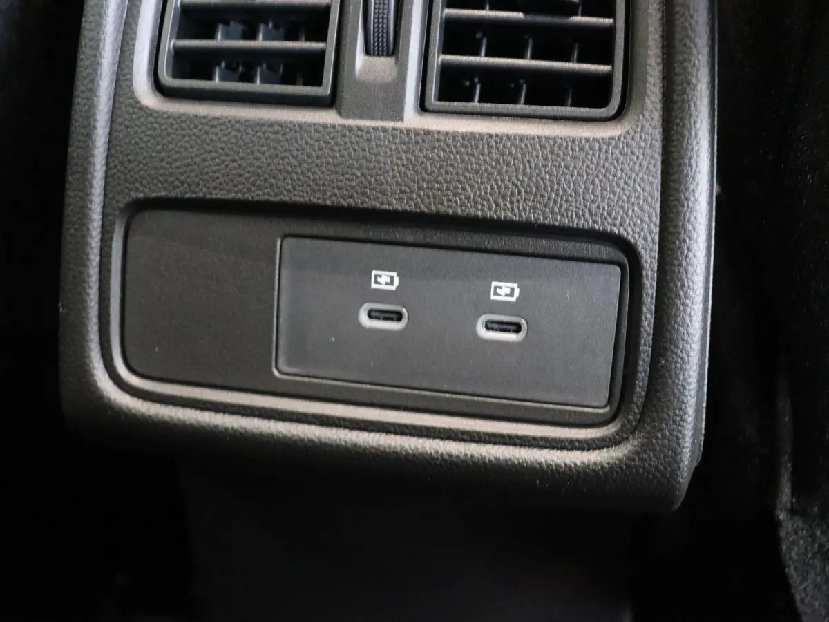 1.8 HEV AT Executive | Adaptieve Cruise Control | Stoel, Stuur en Voorruitverwarming | Rondom Camera's | 8 Jaar Fabrieksgarantie | €4000 Korting! |