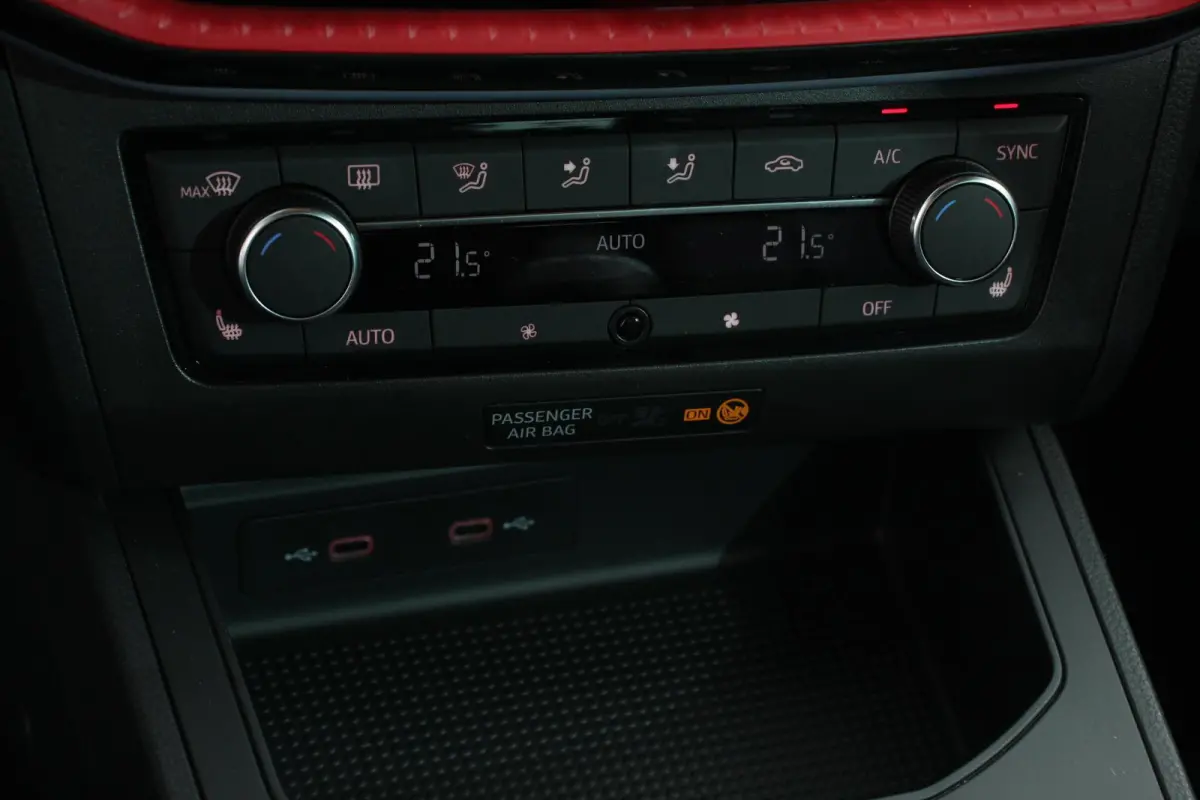 1.0 FR Navigatie Apple Carplay/Android Auto Climate Control Cruise Control Stoelverwarming
