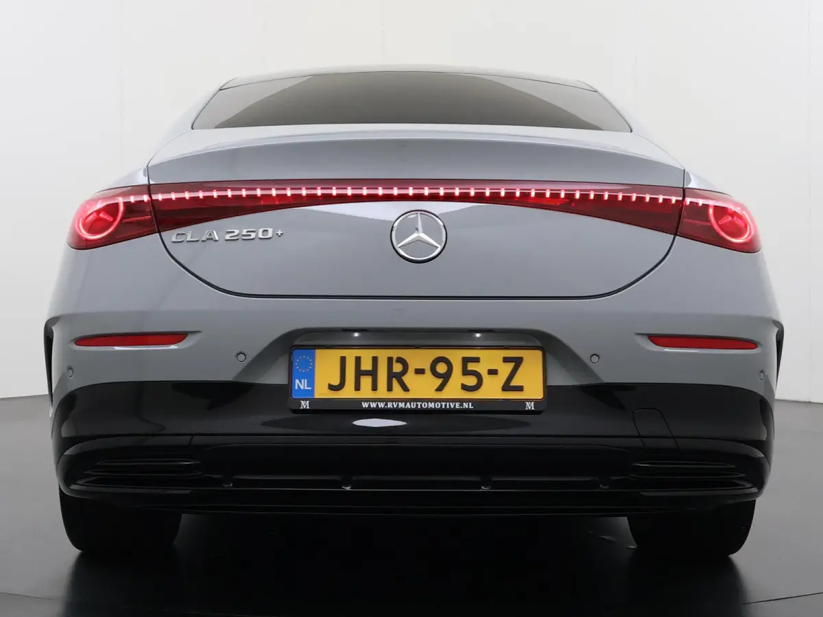 250+ Launch Edition 85.5 kWh VAN: 55.900,- VOOR: 50.877,- UW HERFSTVOORDEEL: 5.023,-  AMG| NIEUW MODEL| 11.000KM!| ELEKTRISCHE STOELEN| CAMERA| DODE HOEK| FABRIEKSGARANTIE MERCEDES| ORIGINEE