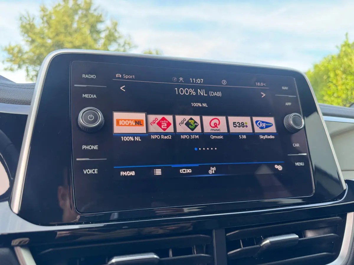 1.0 TSI R-Line Ascot Grey / IQ-light / Carplay / ACC / PDC / Stoelverwarming / Digitiale cockpit / Zwarte hemel