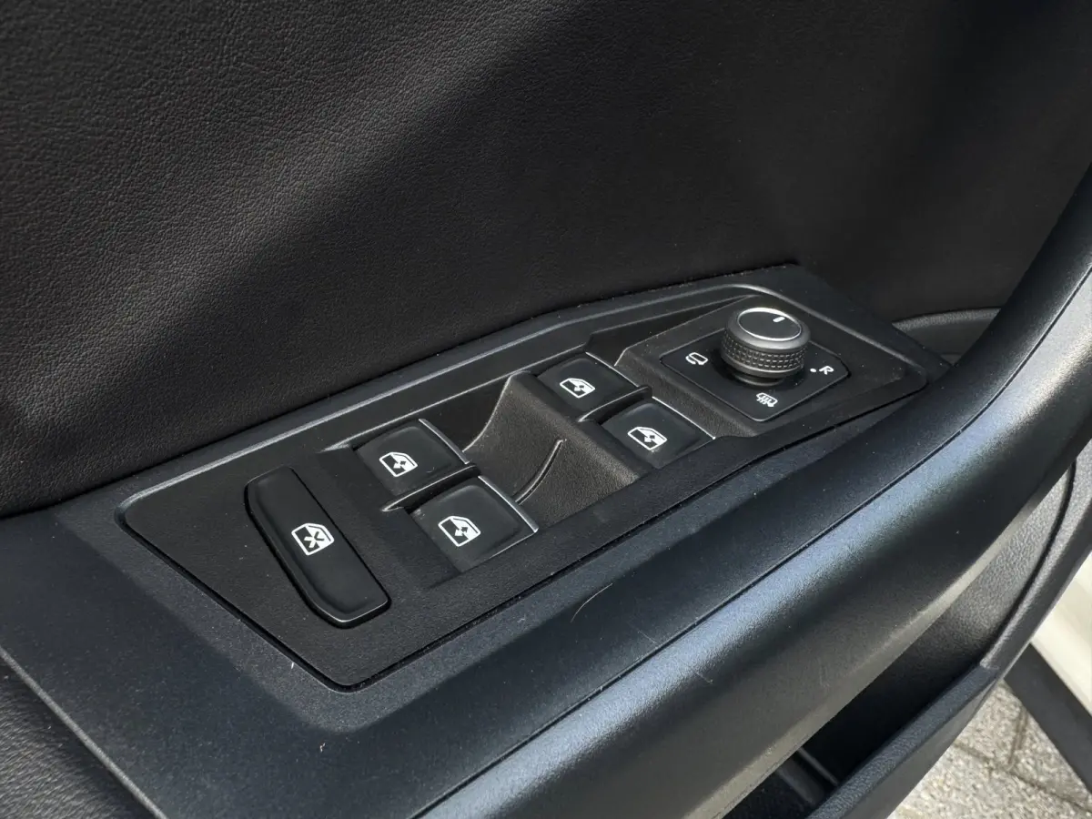 1.0 TSI R-Line Ascot Grey / IQ-light / Carplay / ACC / PDC / Stoelverwarming / Digitiale cockpit / Zwarte hemel