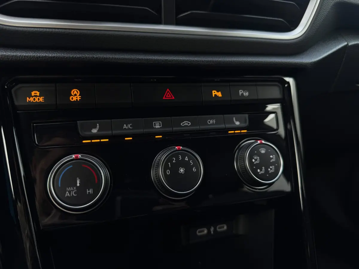 1.0 TSI R-Line Ascot Grey / IQ-light / Carplay / ACC / PDC / Stoelverwarming / Digitiale cockpit / Zwarte hemel