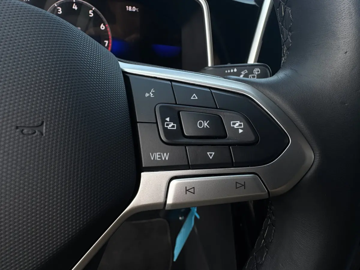 1.0 TSI R-Line Ascot Grey / IQ-light / Carplay / ACC / PDC / Stoelverwarming / Digitiale cockpit / Zwarte hemel