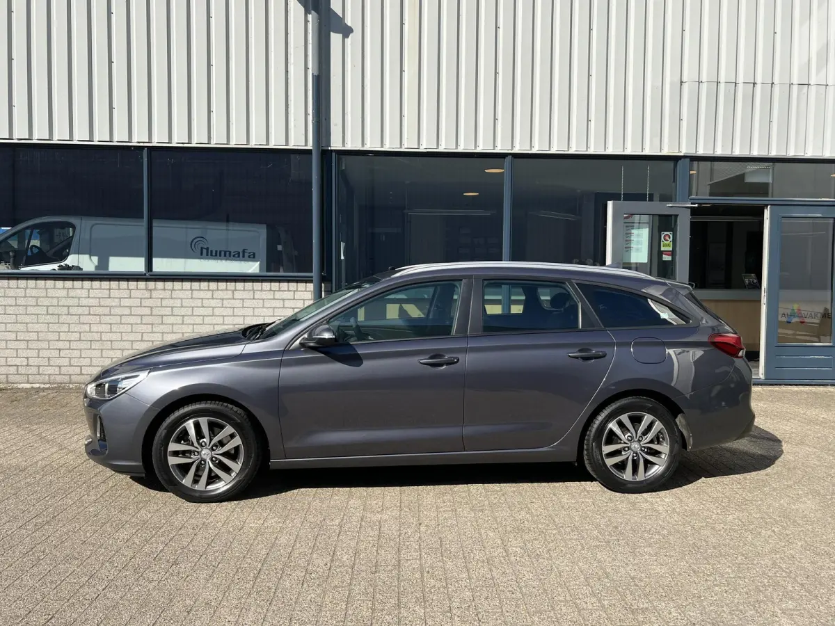 1.0 T-GDI i-Motion volledige historie / navi / parkeersensoren