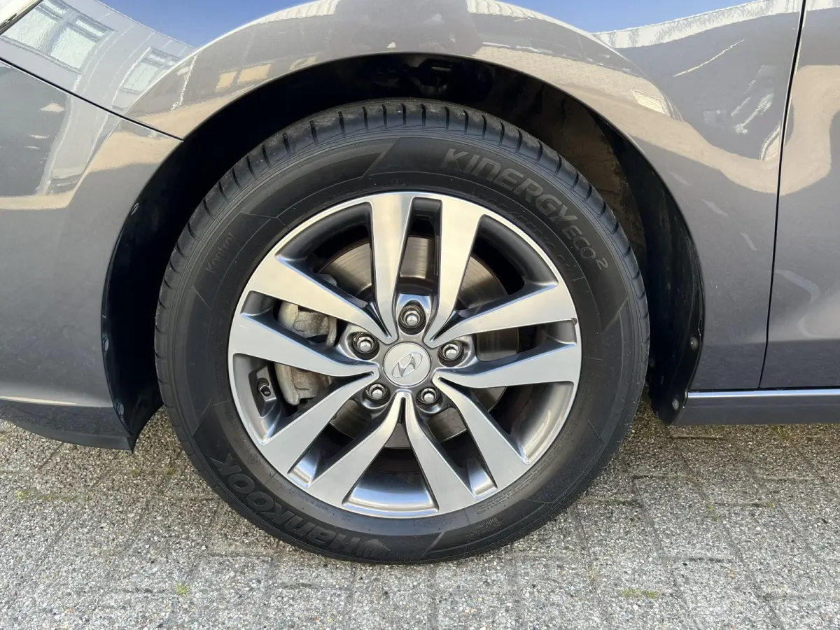 1.0 T-GDI i-Motion volledige historie / navi / parkeersensoren