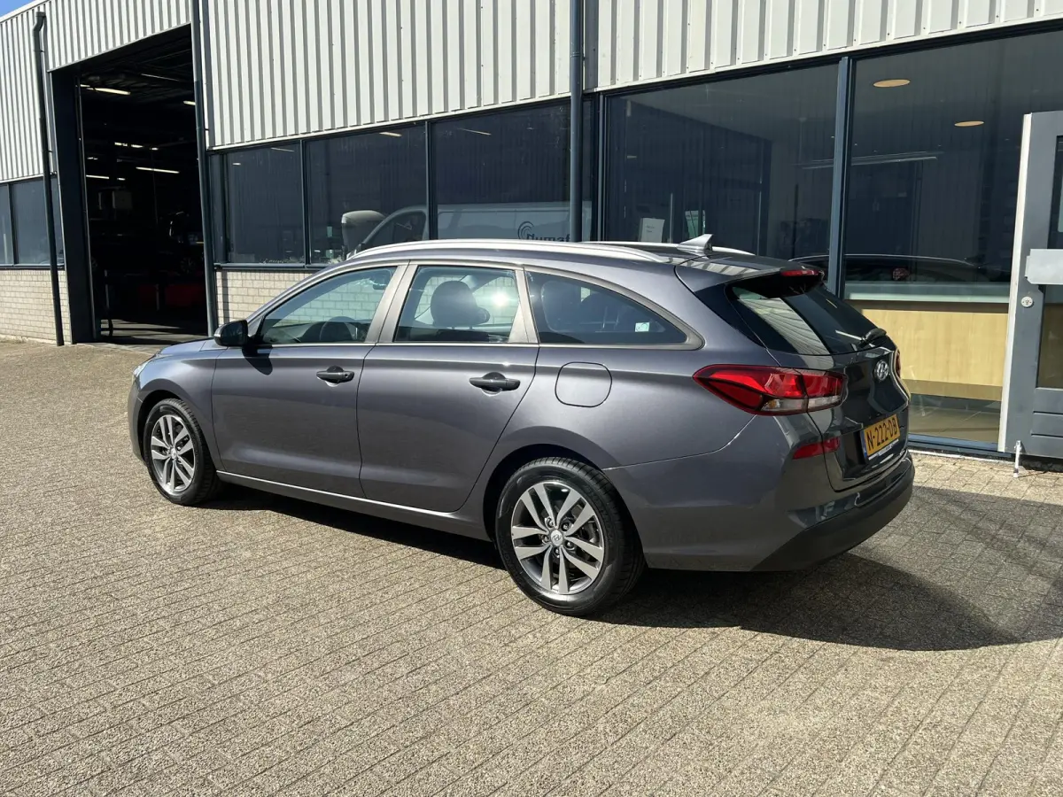 1.0 T-GDI i-Motion volledige historie / navi / parkeersensoren