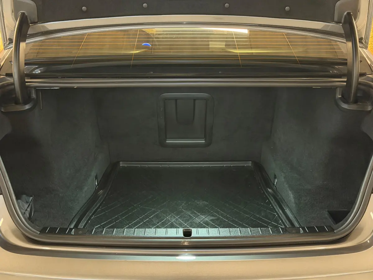 750i High Exe Full Options Schuifdak Bowers&Wilkins