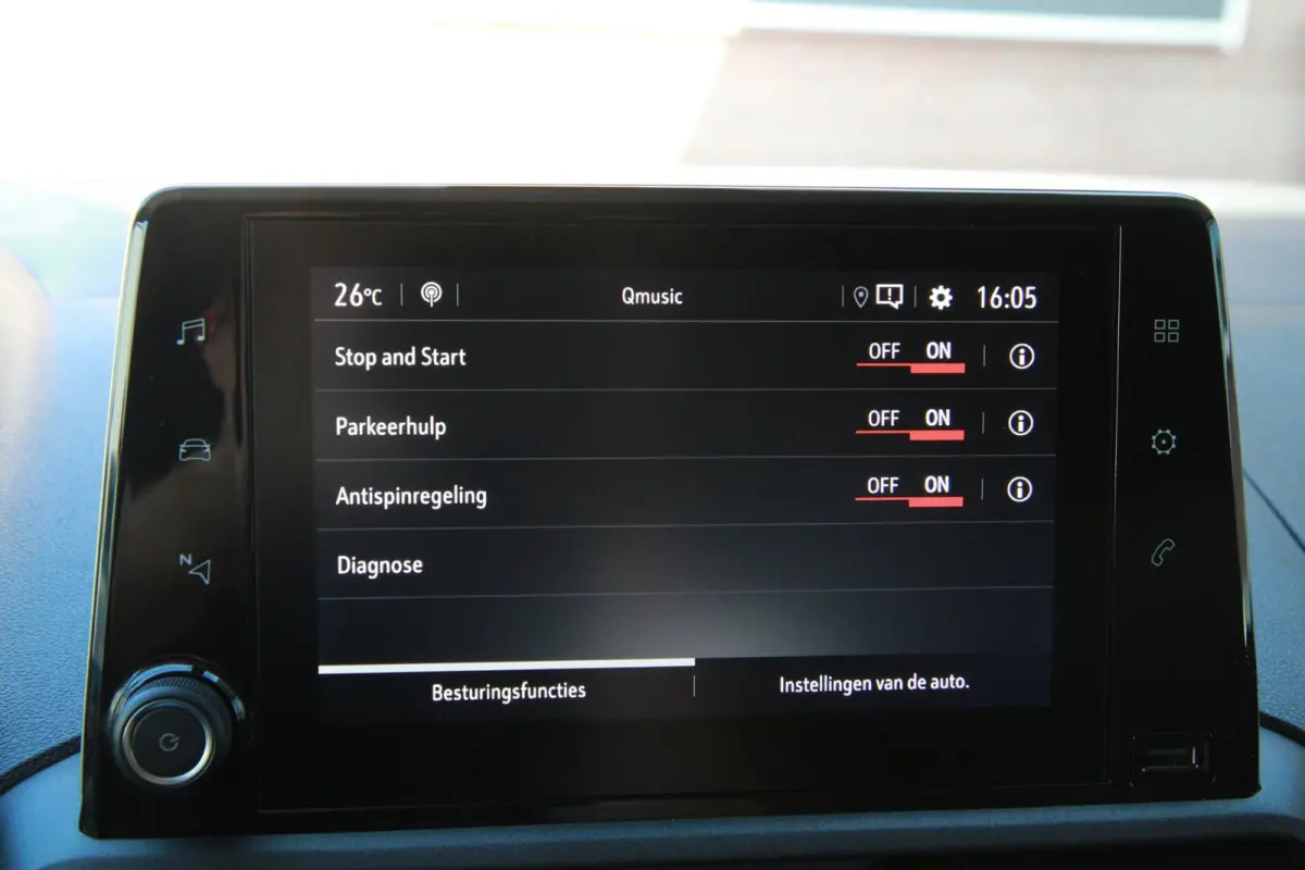 1.5D L1H1 Edition 131PK / Automaat / Camera / Multi stuur / App connect