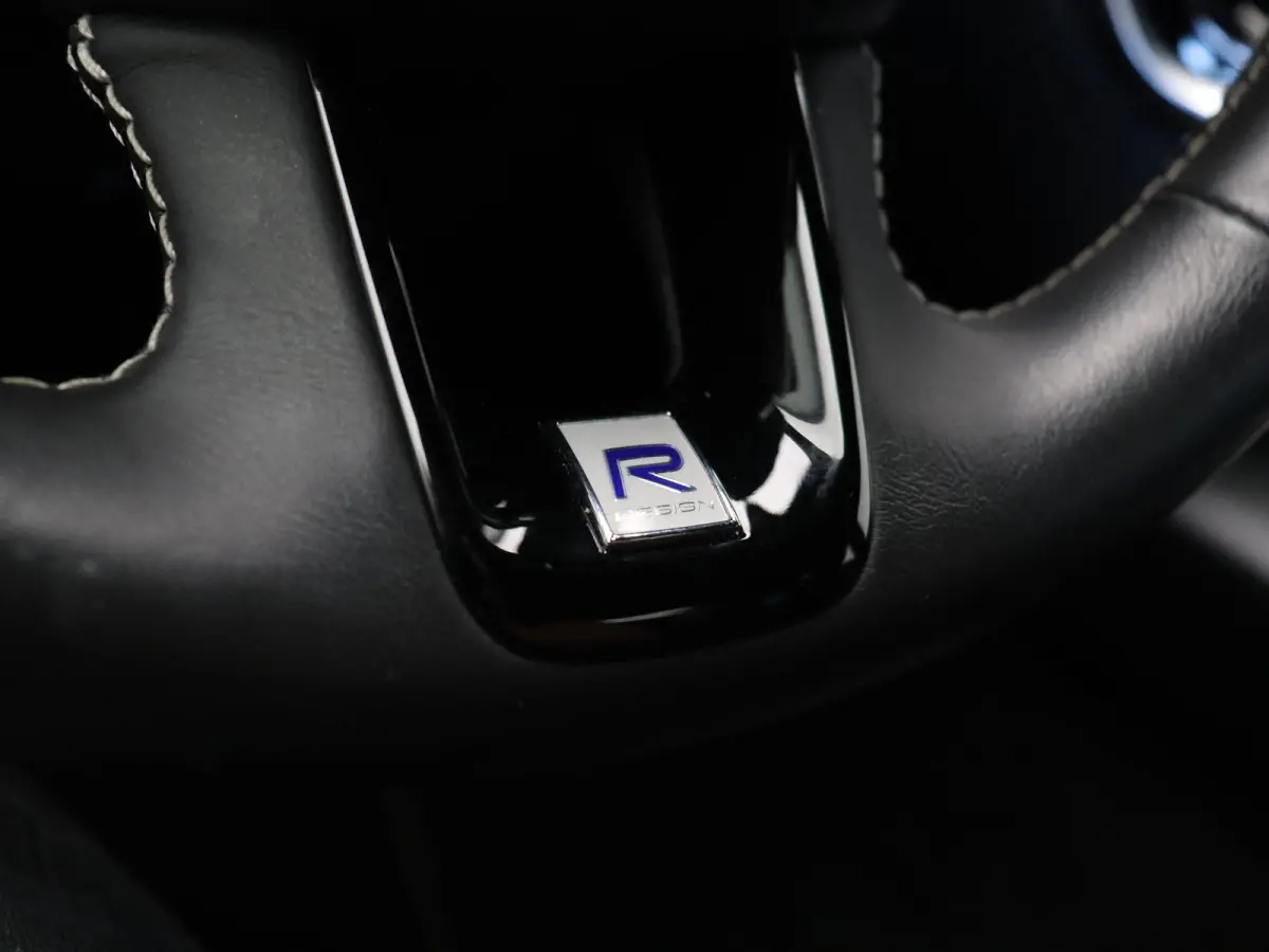 2.0 T4 R-Design | Trekhaak | Elektrische Stoelverstelling met Memory | Achteruitrijcamera |